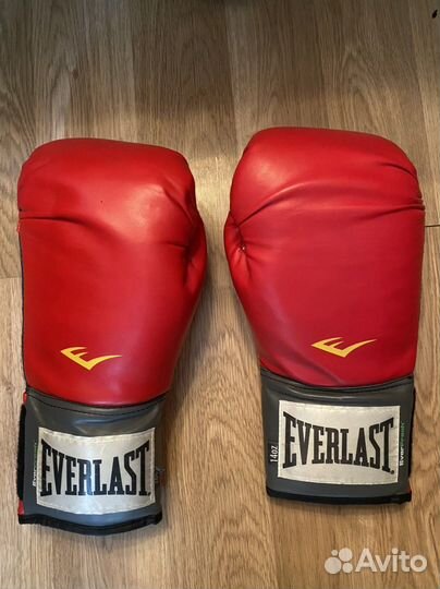 Боксерские перчатки everlast