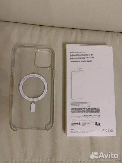 Чехлы на iPhone 12