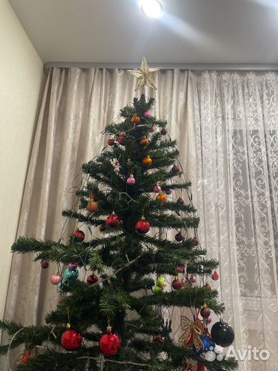 Продажа елки с игрушеами,без гироянды