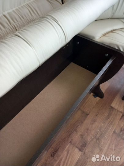 Кухонный мягкий уголок