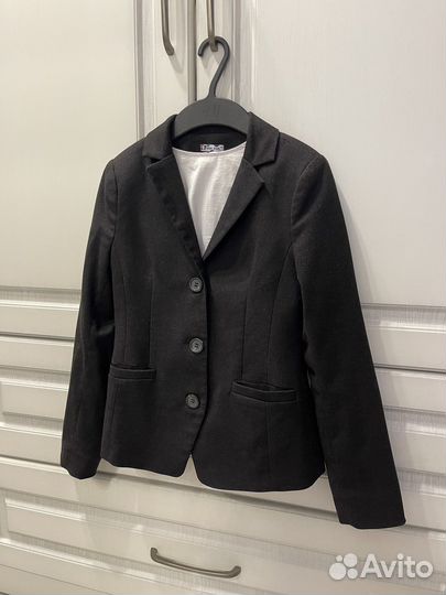 Пиджак и блузка для школы