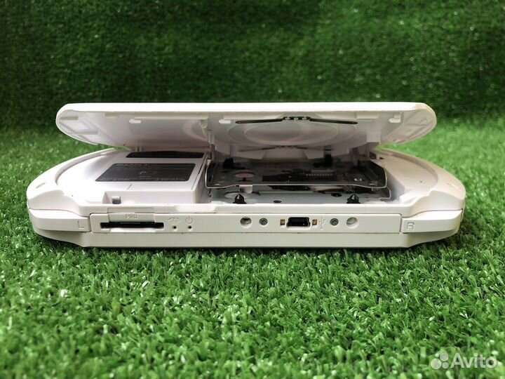 Sony PSP e1008 Street Playstation Portable