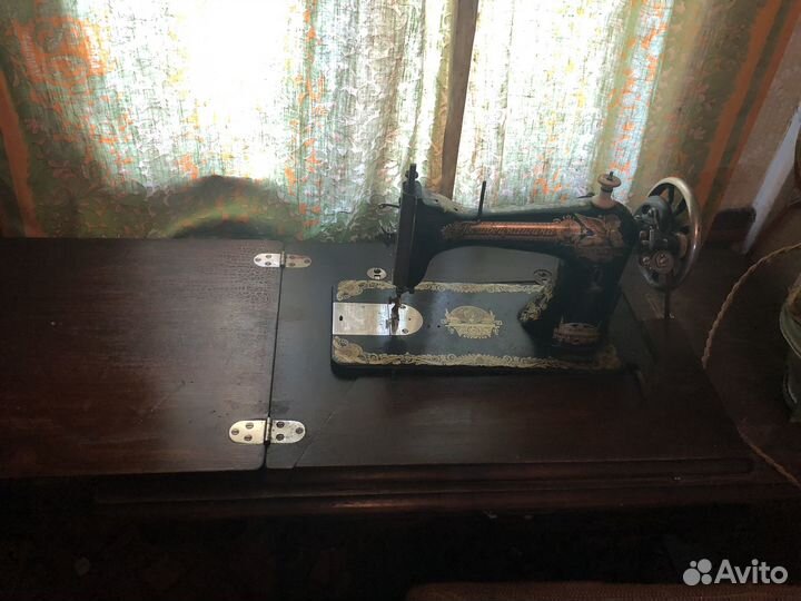 Швейная машинка ссср,ножная