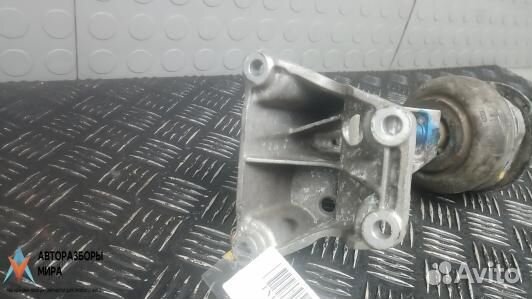 Подушка двигателя бензиновая Audi A8 D3/4E рест