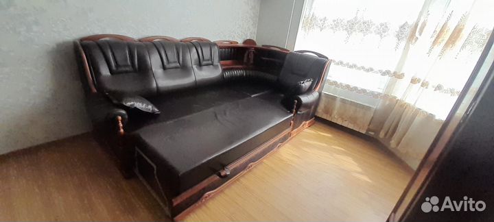 Кожаный угловой диван бу