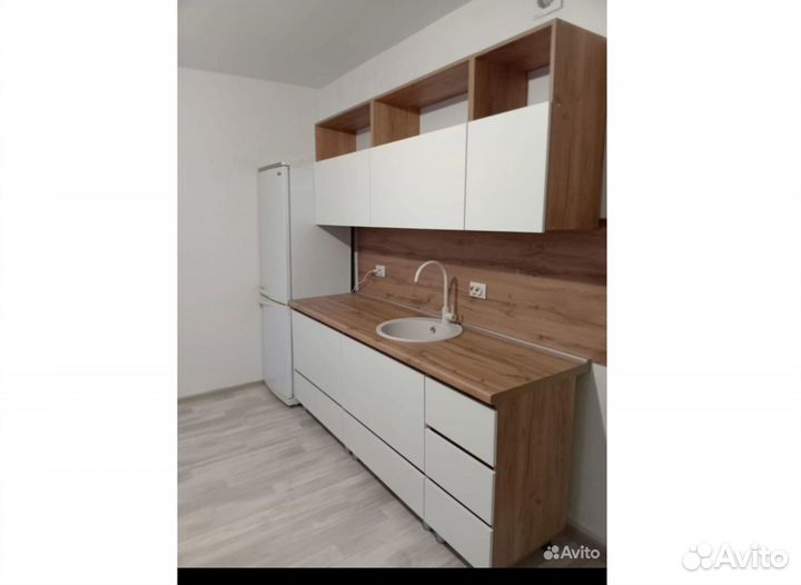 Кухня новая, общая длина 2.0 м