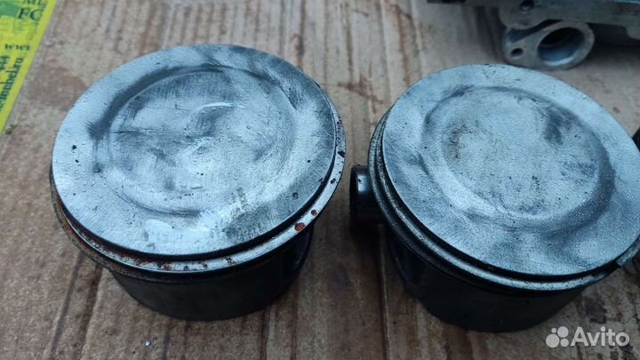 Поршня с шатунами