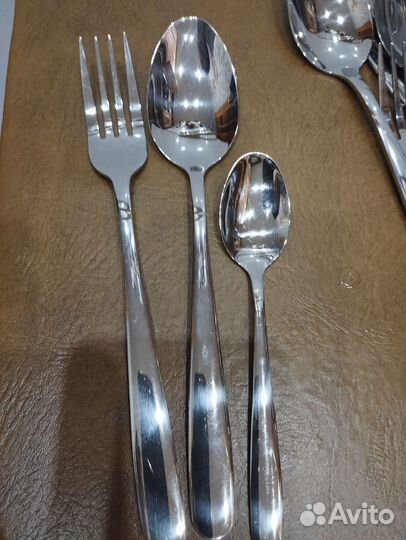 Набор столовых приборов новый(18пр.)сталь18/10