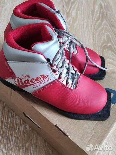 Лыжные ботинки детские 35 размер
