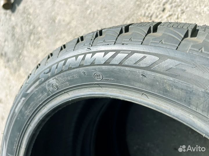 Sunwide Snowide 245/45 R19 121H