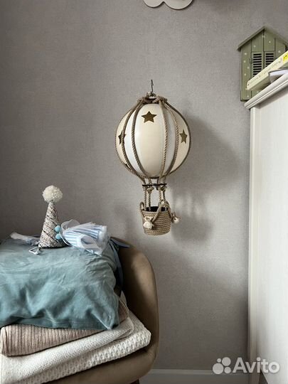 Воздушный шар с корзиной