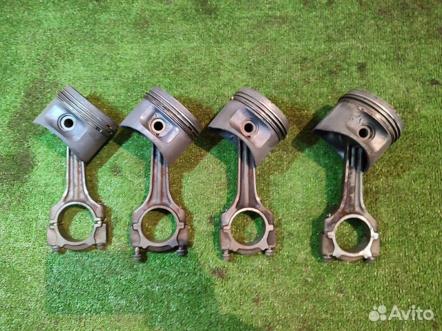 Поршни с шатунами Mercedes w124 m102 2.3