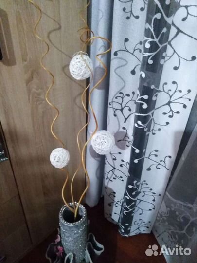 Декоративные веточки и шарики