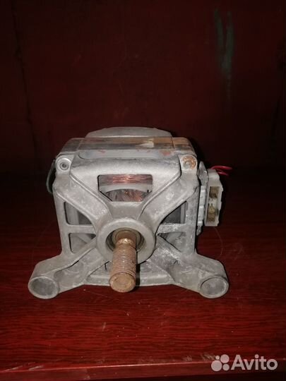 Мотор на стиральную машину