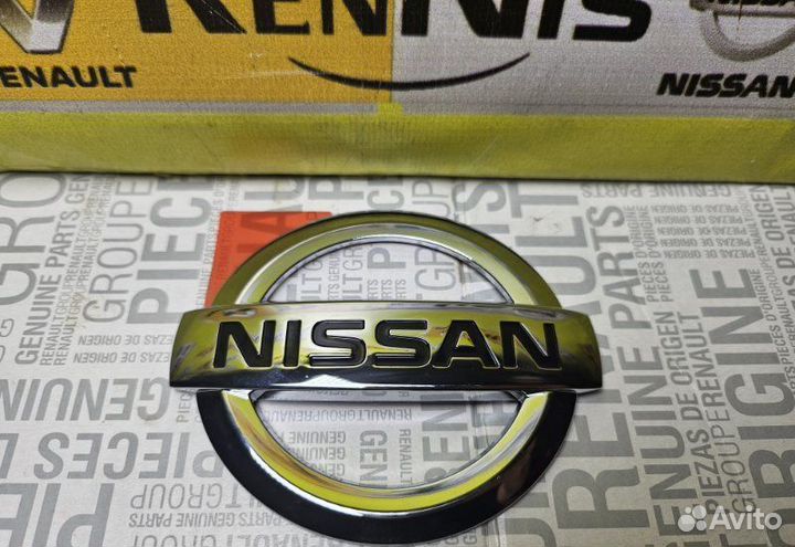 Эмблема крышки багажника Nissan Terrano 3 D10