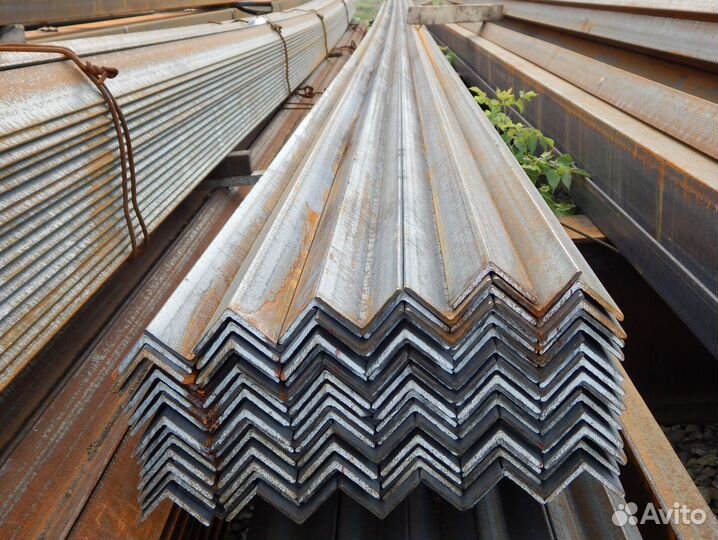 Стальной уголок