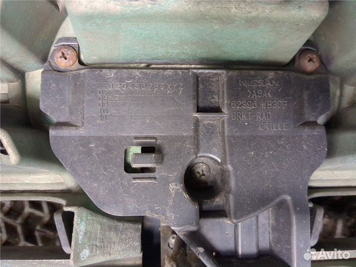 Решетка радиатора Nissan Elgrand