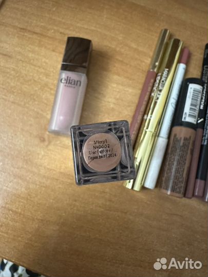 Набор косметики помады блески карандаши