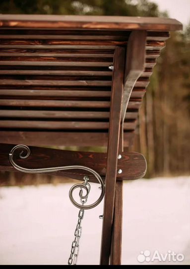 Качели из дерева