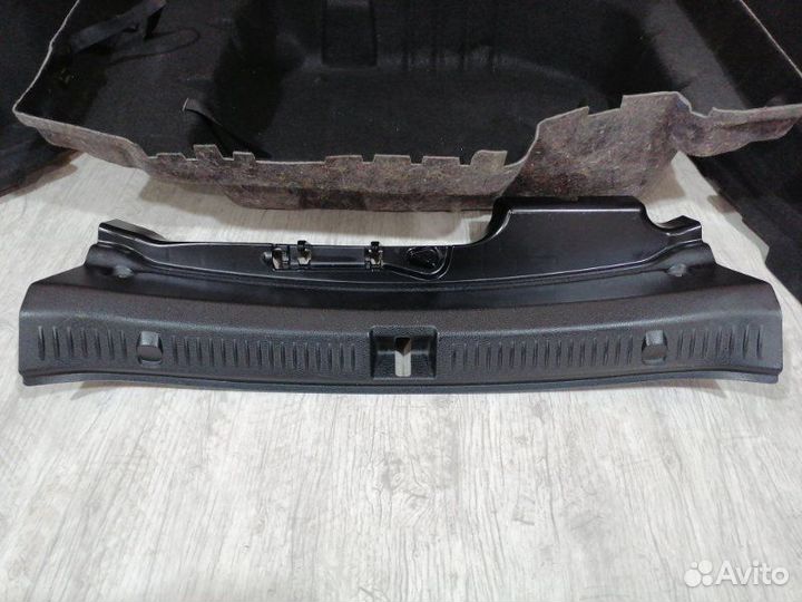 Обшивка багажника задняя Mercedes E 213 654.920