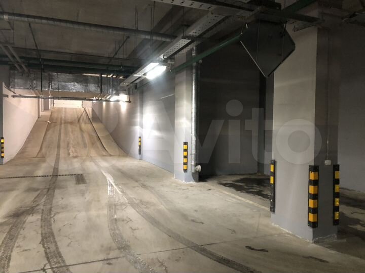 Машиноместо, 14 м²