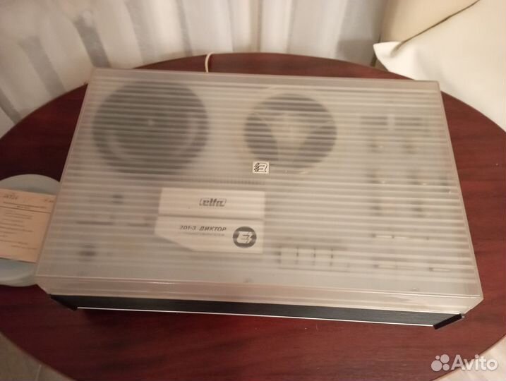 Катушечный магнитофон диктор