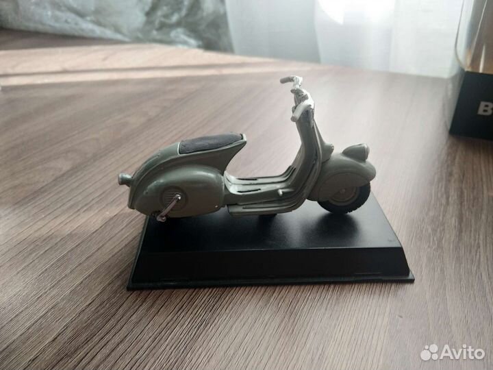 Модель мотороллера piaggio Vespa 125