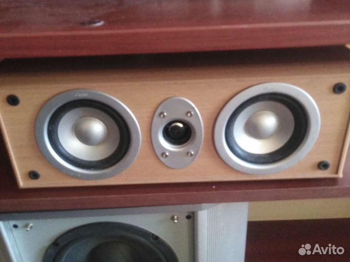 Колонки полочные Еленберг. Цетральная канал Jamo