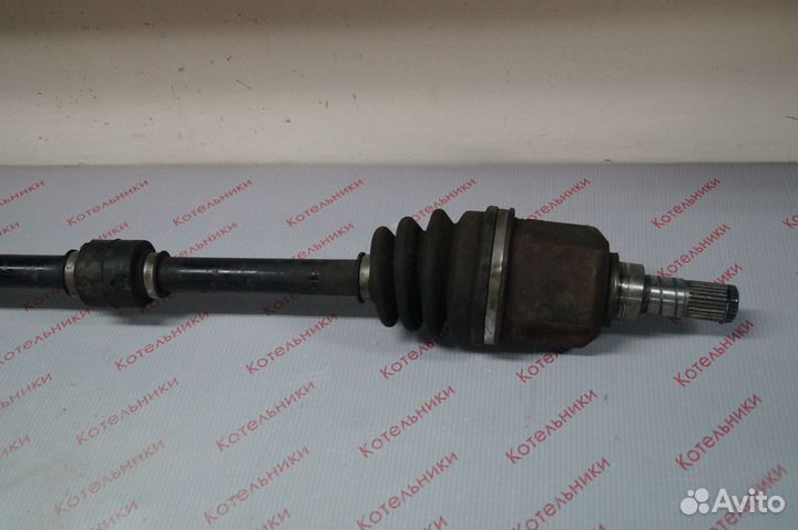 Nissan 39100-AU310 Вал приводной правый