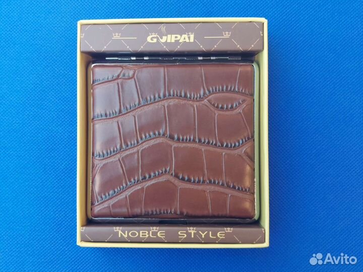 Портсигар металлический, покрыт кожей