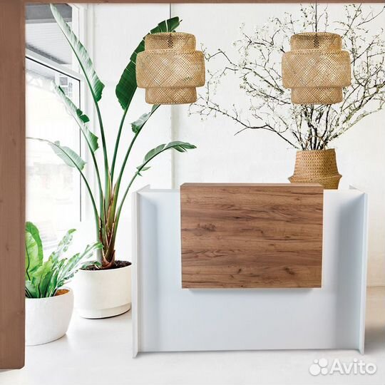 Стойка ресепшн