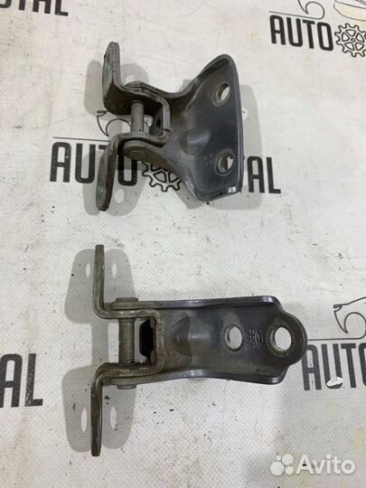 Петли двери задние левые Hyundai Elantra MD G4FG