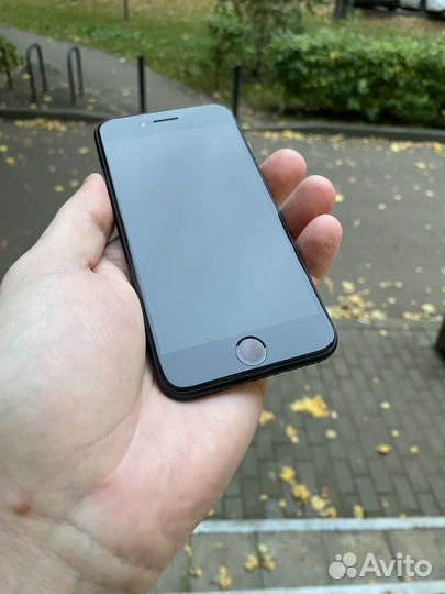iPhone SE (2020), 64 ГБ