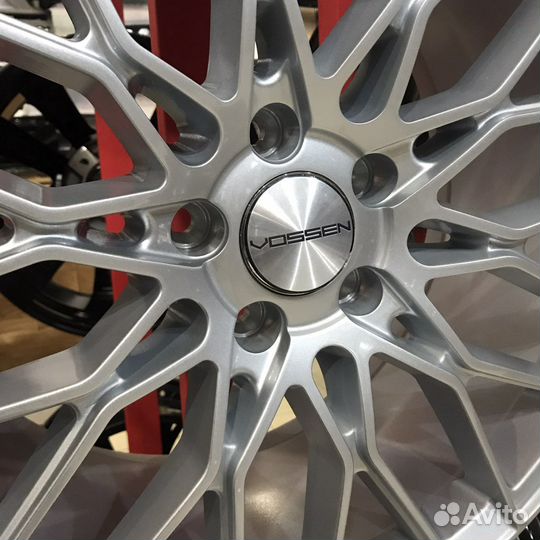 Диски R18 Vossen