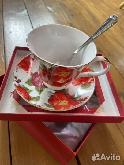 Чашка с блюдцем и ложкой