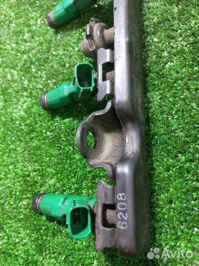 Форсунка топливная Toyota Vitz NCP95 2nzfe 2009