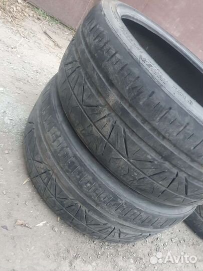 Minerva Stud 235/35 R19