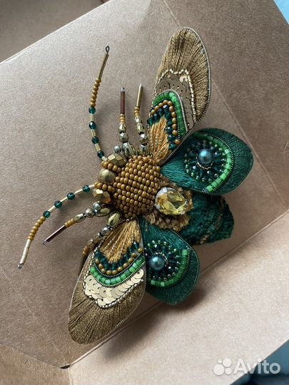Брошь цикада