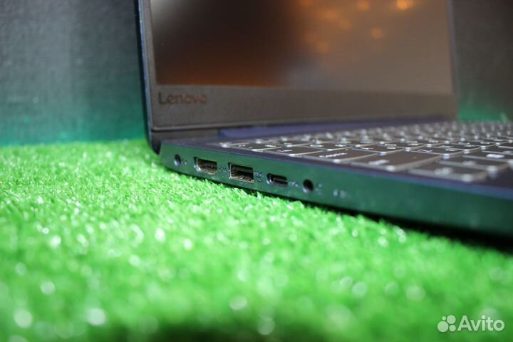 Ноутбук Lenovo IdeaPad 330S-15IKB i3/SSD/RAM 8G