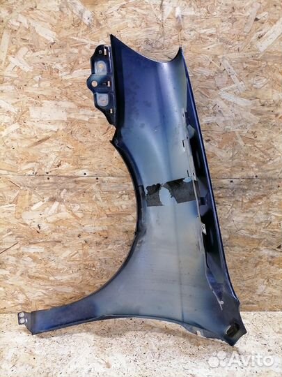 Крыло переднее правое синее Volkswagen Jetta 5