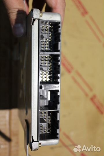 Блок управления Subaru Forester SF5 EJ205 евро