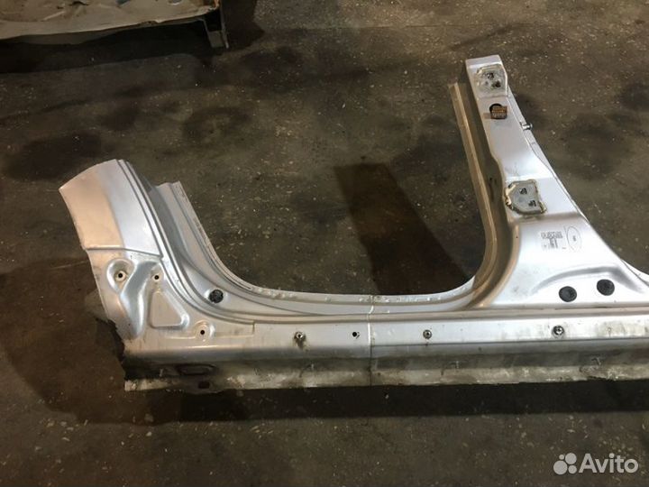 Порог правый Renault Duster HSM F4R 2012