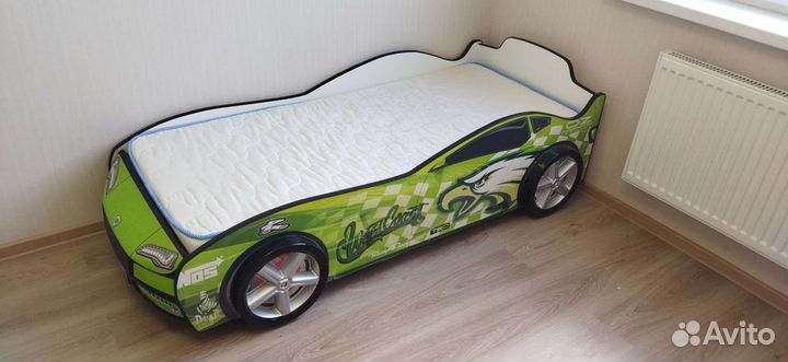 Детская кровать машина с матрасом