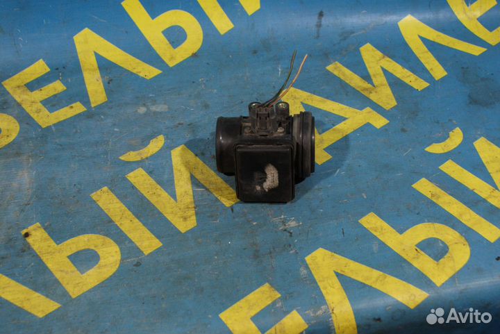 Датчик массового расхода воздуха Mazda 323F BA