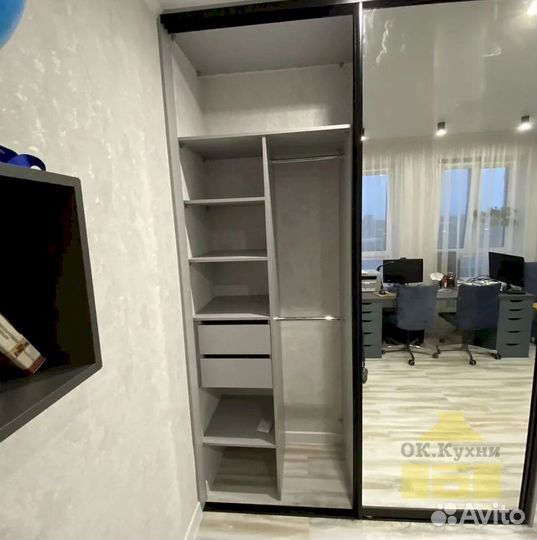 Шкаф купе с зеркалом