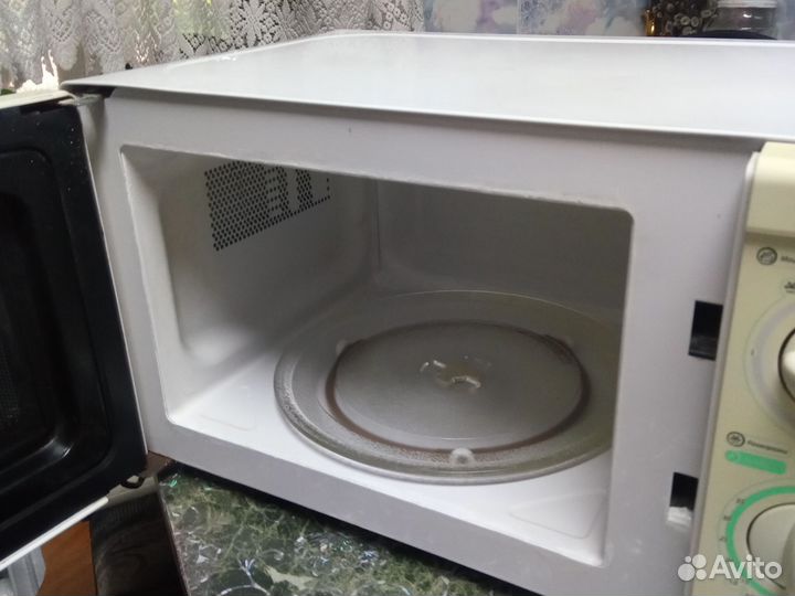 Микроволновка Rolsen MS1770MD