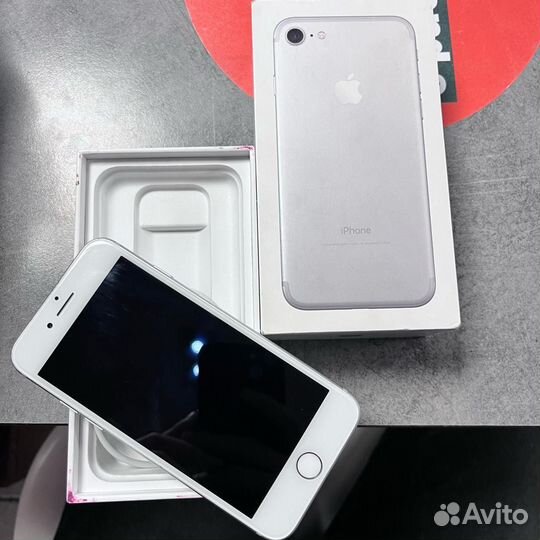 iPhone 7, 32 ГБ