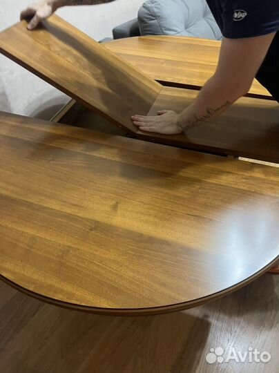 Стол из массива дуба круглый