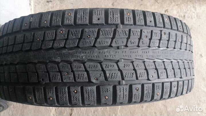 Dunlop SP Winter Ice 01 215/65 R16 102T