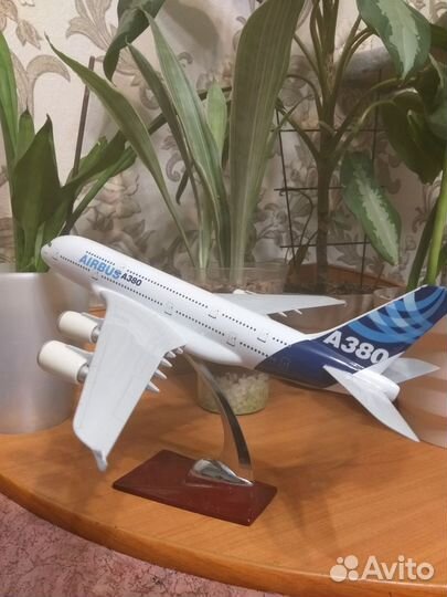 Модель самолета а380